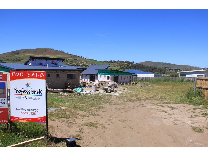 1/22 Lucas Place, Brighton TAS 7030