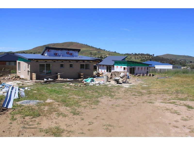 1/22 Lucas Place, Brighton TAS 7030