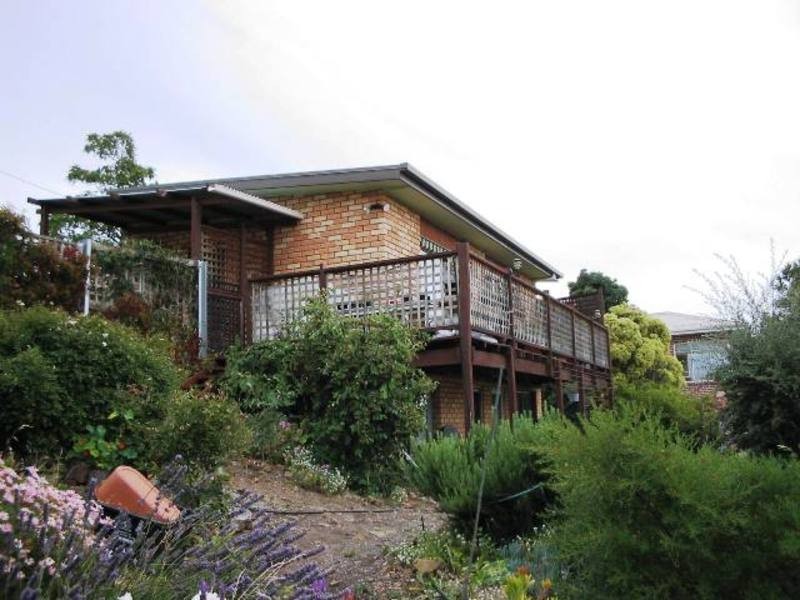 12 Wylie Crescent, West Moonah TAS 7009