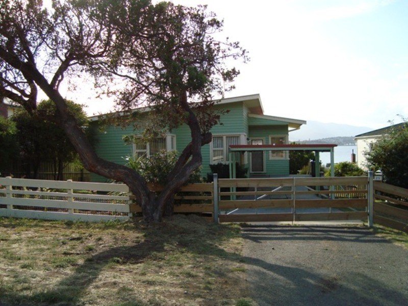 25 Topham Street, Rose Bay TAS 7015