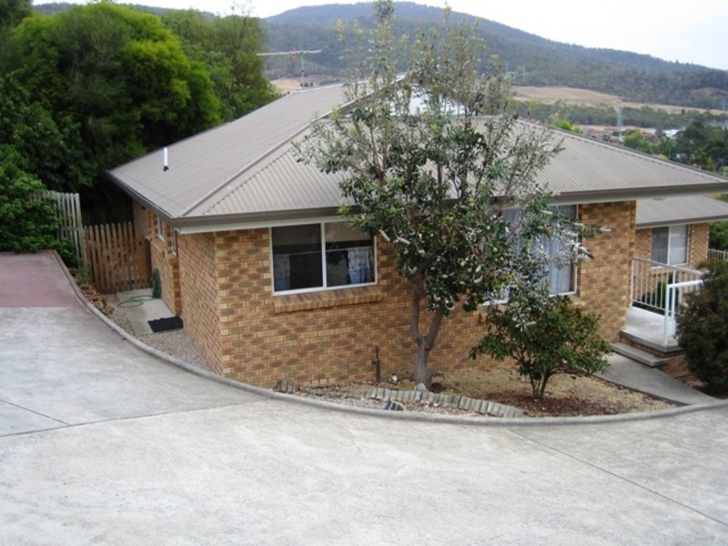 1/3-4 Rina Court, Glenorchy TAS 7010