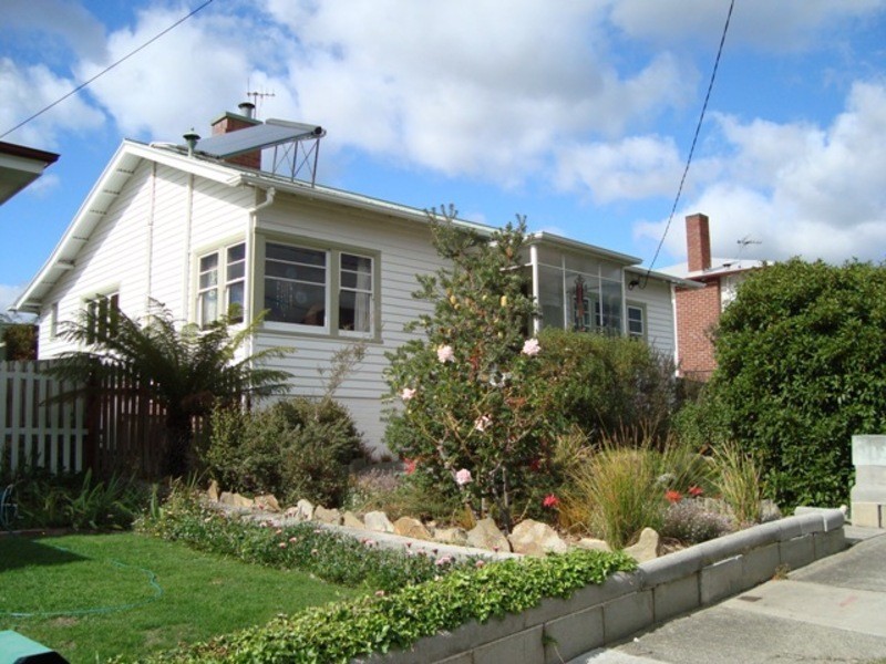 15 Pickard Street, Lenah Valley TAS 7008