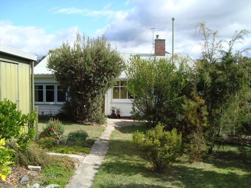 15 Pickard Street, Lenah Valley TAS 7008
