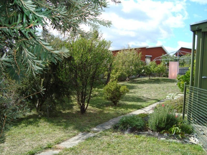 15 Pickard Street, Lenah Valley TAS 7008