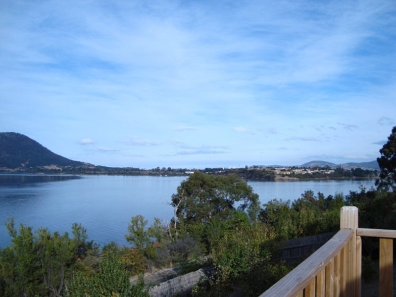 23 Wendourie Parade, Austins Ferry TAS 7011