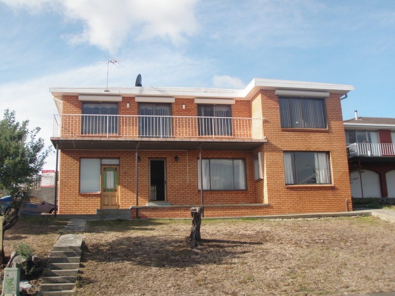 1/111 Lennox Avenue, Lutana TAS 7009