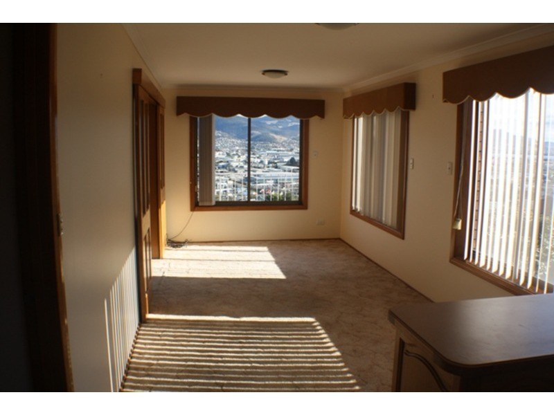 1/111 Lennox Avenue, Lutana TAS 7009