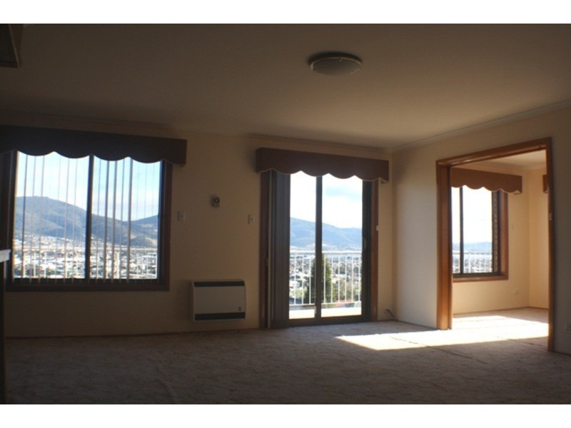 1/111 Lennox Avenue, Lutana TAS 7009