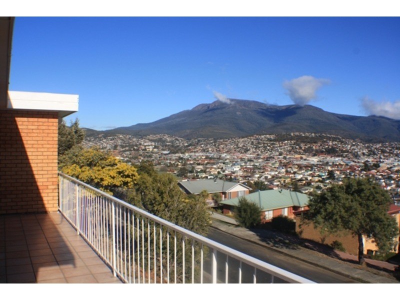 1/111 Lennox Avenue, Lutana TAS 7009