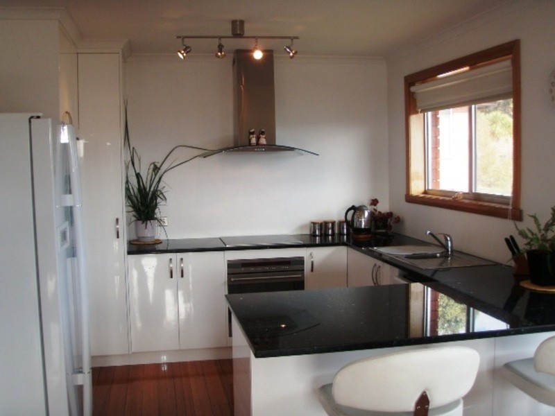 9 Susan Parade, Lenah Valley TAS 7008