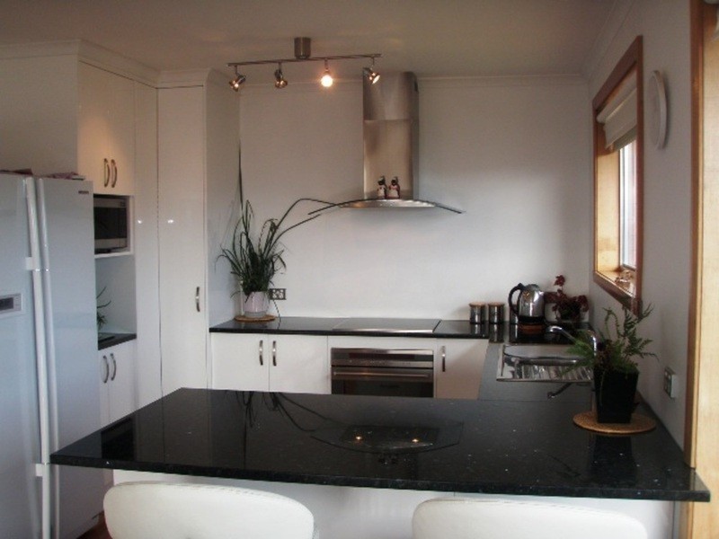 9 Susan Parade, Lenah Valley TAS 7008