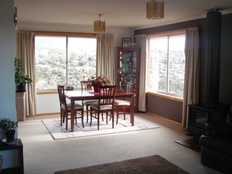 9 Susan Parade, Lenah Valley TAS 7008