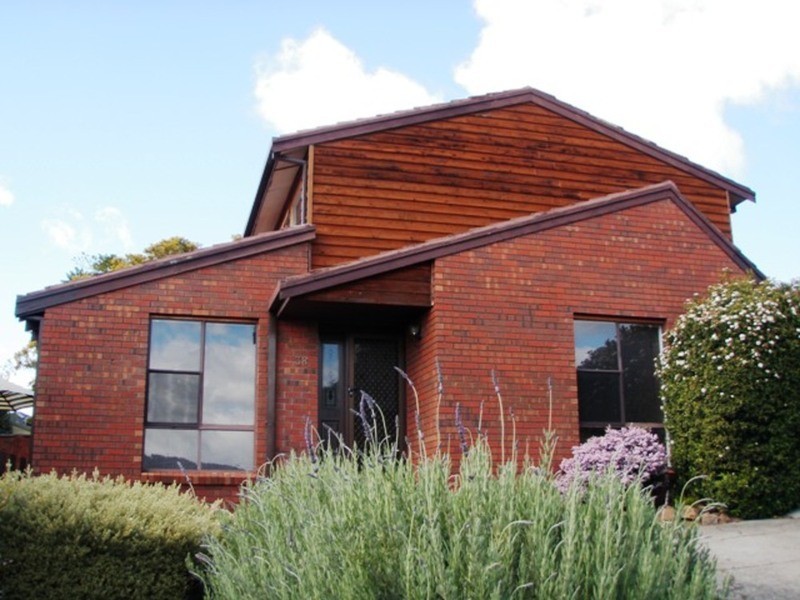 38 Susan Parade, Lenah Valley TAS 7008