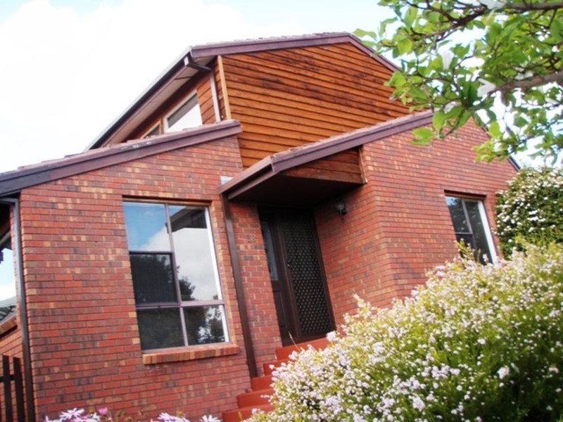 38 Susan Parade, Lenah Valley TAS 7008