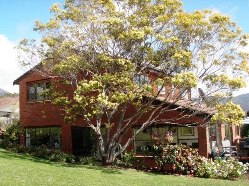 38 Susan Parade, Lenah Valley TAS 7008