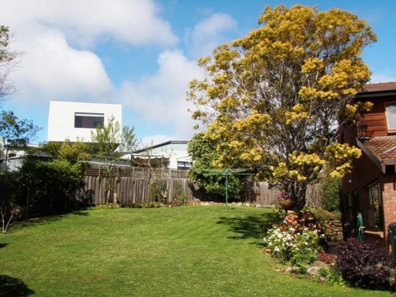 38 Susan Parade, Lenah Valley TAS 7008