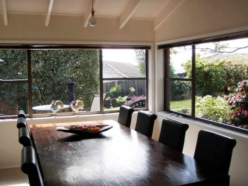 38 Susan Parade, Lenah Valley TAS 7008
