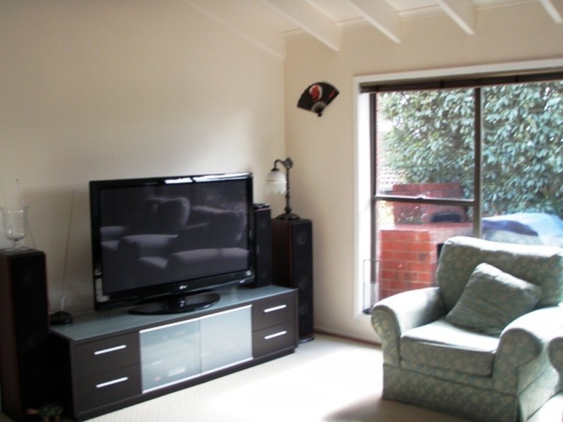 38 Susan Parade, Lenah Valley TAS 7008