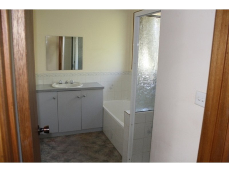 1/1a Graham Place, Derwent Park TAS 7009
