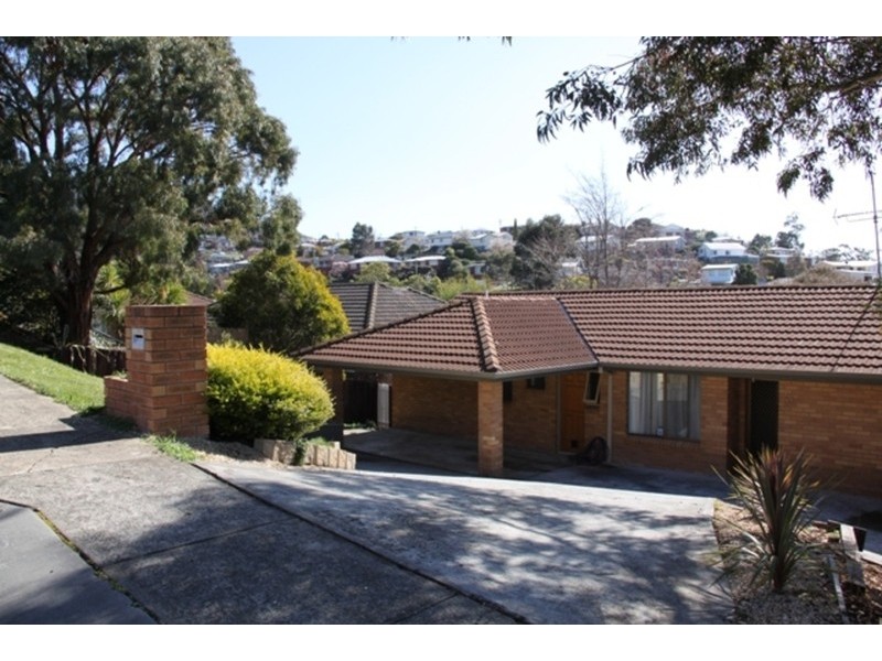 18 Chandos Drive, Berriedale TAS 7011