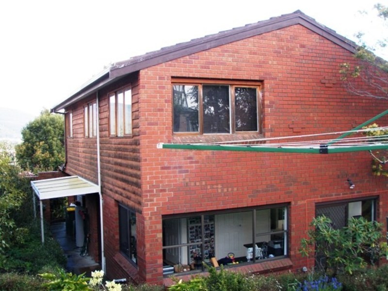 38 Susan Parade, Lenah Valley TAS 7008
