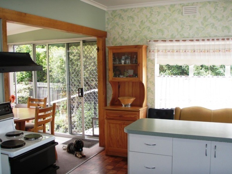 1/9 Girvan Avenue, New Town TAS 7008