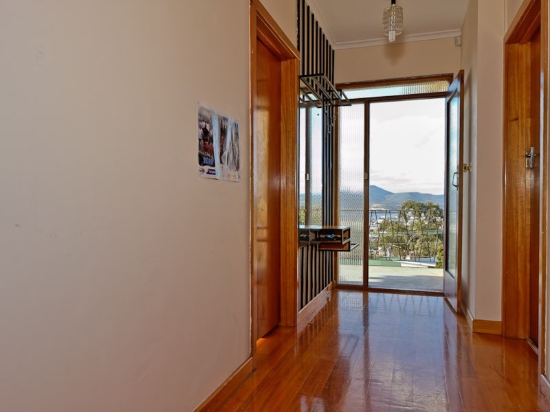 2/42 Corinda Grove, West Moonah TAS 7009