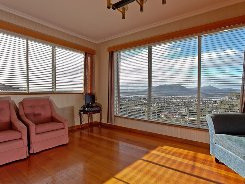 2/42 Corinda Grove, West Moonah TAS 7009