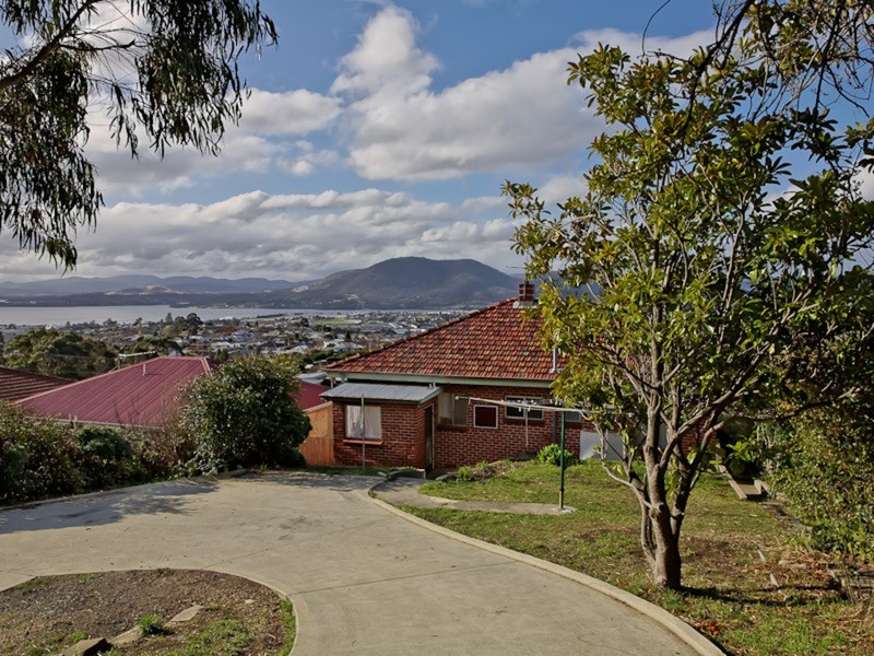 2/42 Corinda Grove, West Moonah TAS 7009