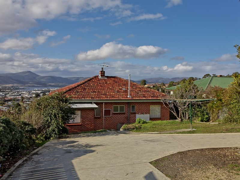 2/42 Corinda Grove, West Moonah TAS 7009