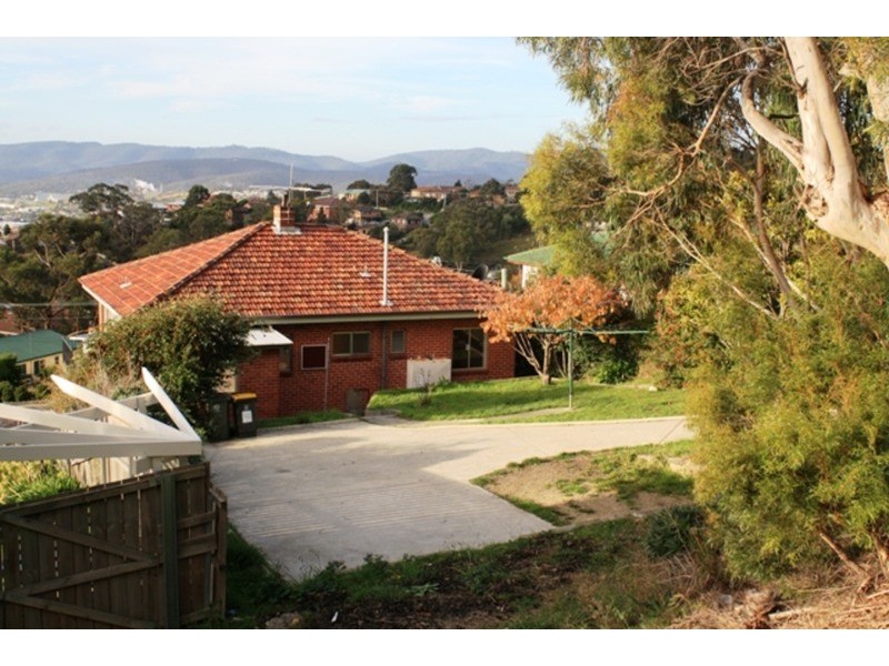 2/42 Corinda Grove, West Moonah TAS 7009