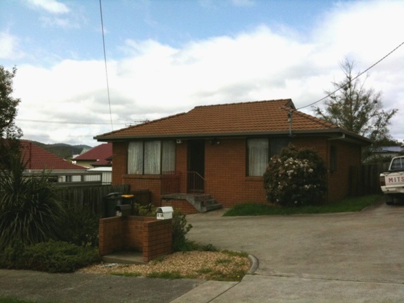 1/1a Graham Place, Derwent Park TAS 7009