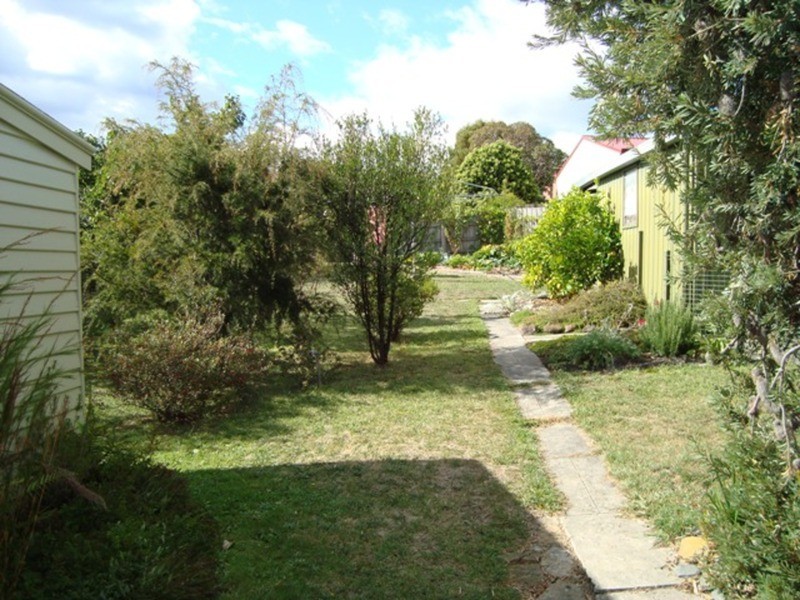 15 Pickard Street, Lenah Valley TAS 7008
