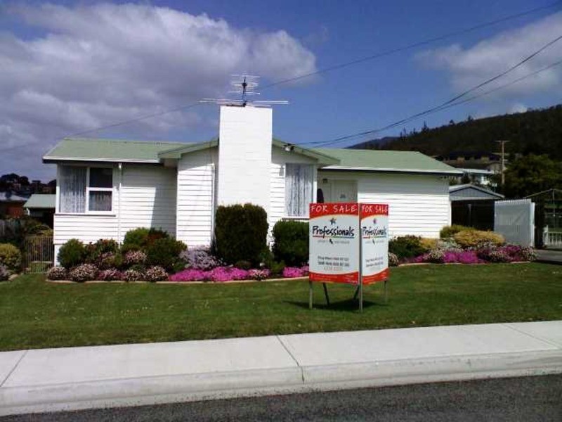 26 Esdaile Street, Claremont TAS 7011