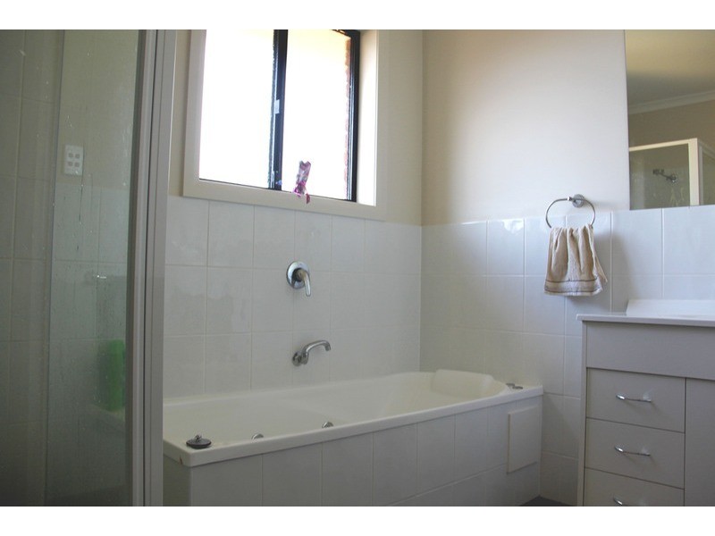 2/210 Main Road, Austins Ferry TAS 7011