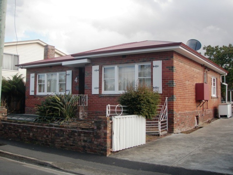 4 Gregson Avenue, New Town TAS 7008
