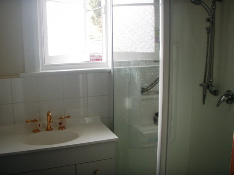4 Gregson Avenue, New Town TAS 7008