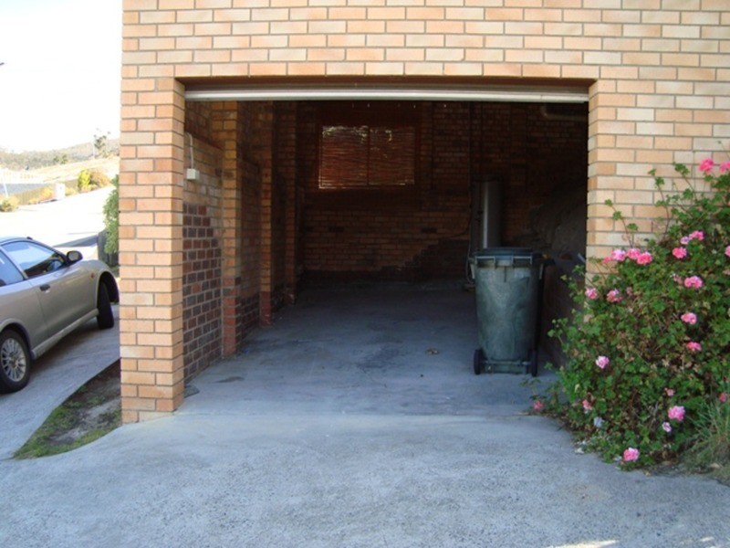 1/8 Donald Court, Glenorchy TAS 7010