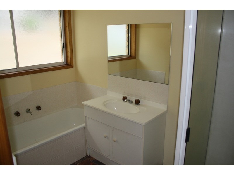 4/3 Rina Court, Glenorchy TAS 7010