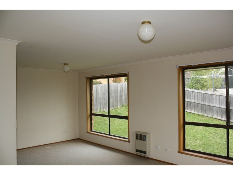 2/21 Nagle Place, Glenorchy TAS 7010