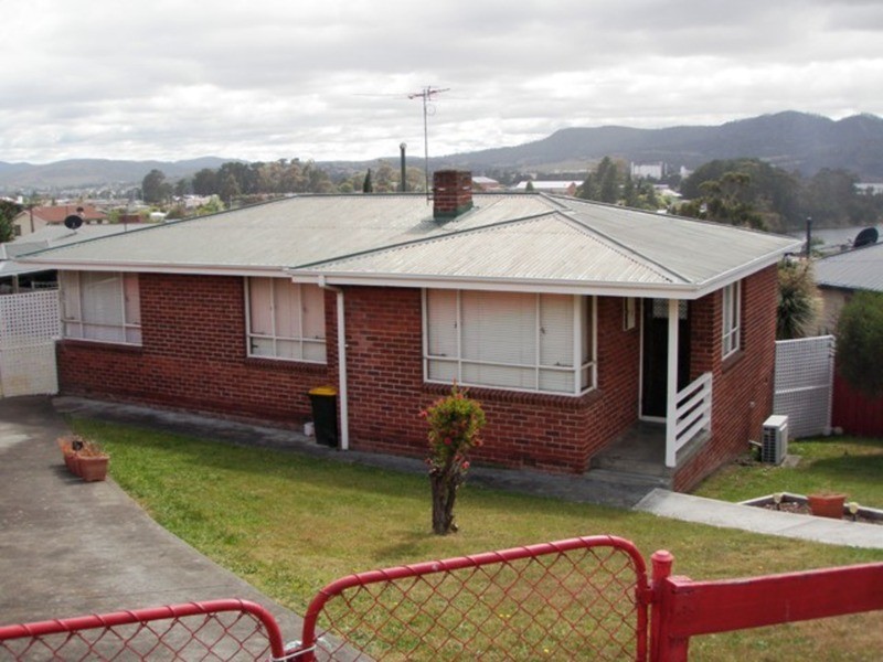 19 Pekurn Crescent, Berriedale TAS 7011