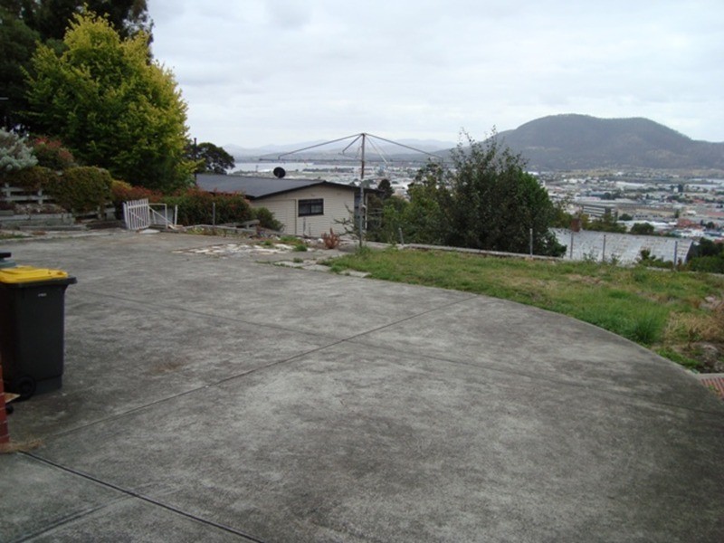 31 Walch Avenue, West Moonah TAS 7009