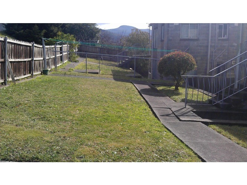 2/72 Ashbourne  Grove, West Moonah TAS 7009