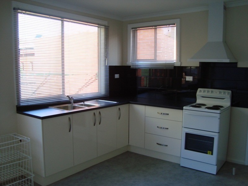 2/11 Cross Street, New Town TAS 7008