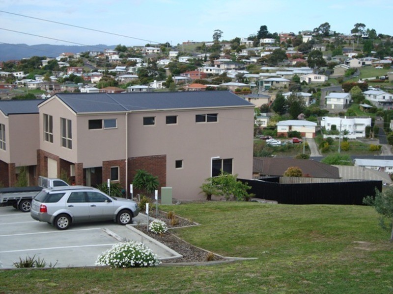 4/4 Nagle  Place, Glenorchy TAS 7010