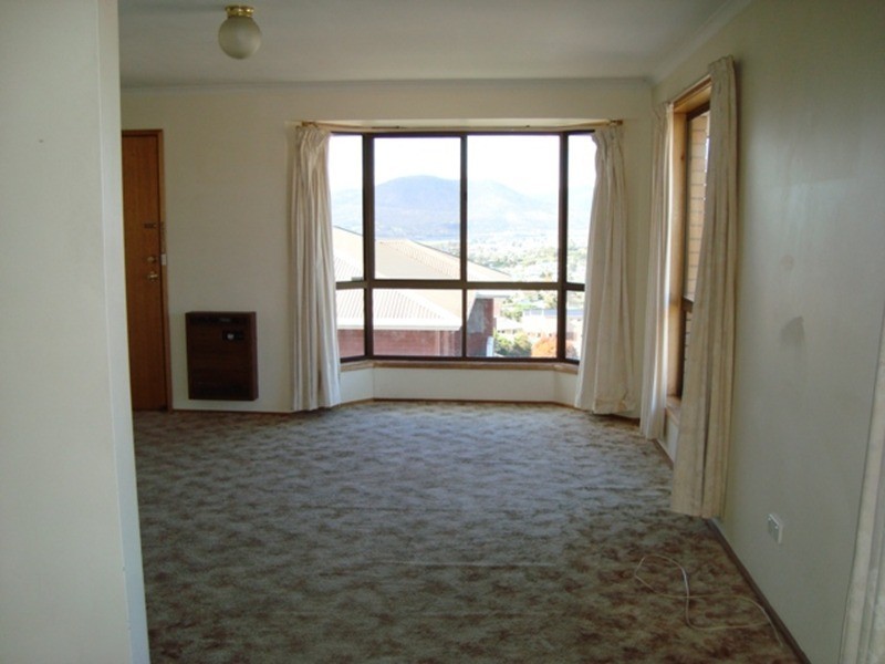 1/8 Donald Court, Glenorchy TAS 7010