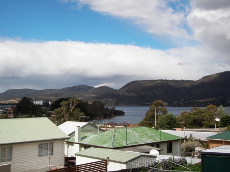 19 Pekurn Crescent, Berriedale TAS 7011