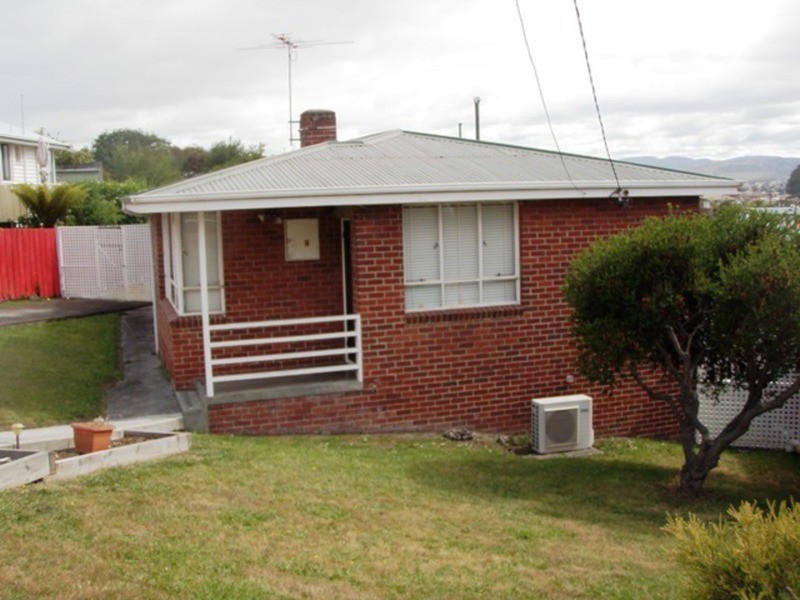 19 Pekurn Crescent, Berriedale TAS 7011