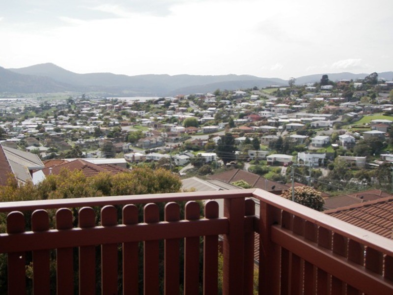 2/10 Donald Court, Glenorchy TAS 7010