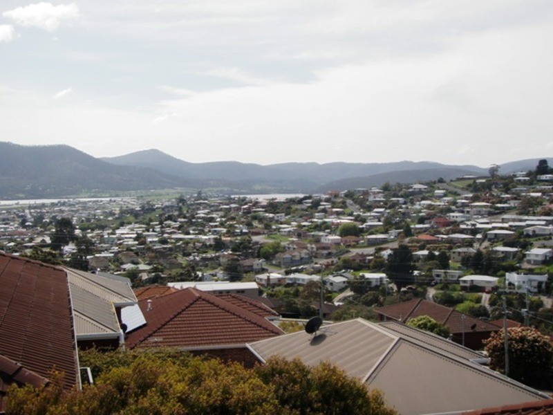 2/10 Donald Court, Glenorchy TAS 7010